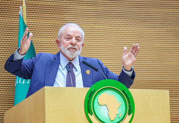 Atitudes de Lula em questões internacionais prejudicam Brasil na política externa, dizem especialistas