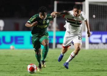 Em jogo com arbitragem polêmica, São Paulo e Palmeiras ficam no empate pelo Paulistão