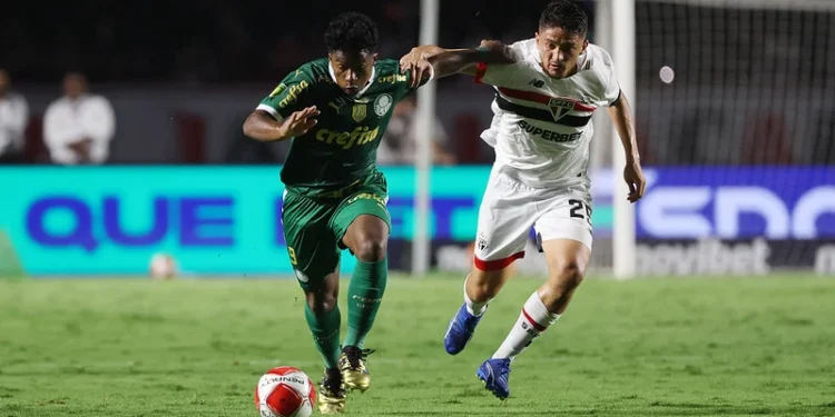 Em jogo com arbitragem polêmica, São Paulo e Palmeiras ficam no empate pelo Paulistão