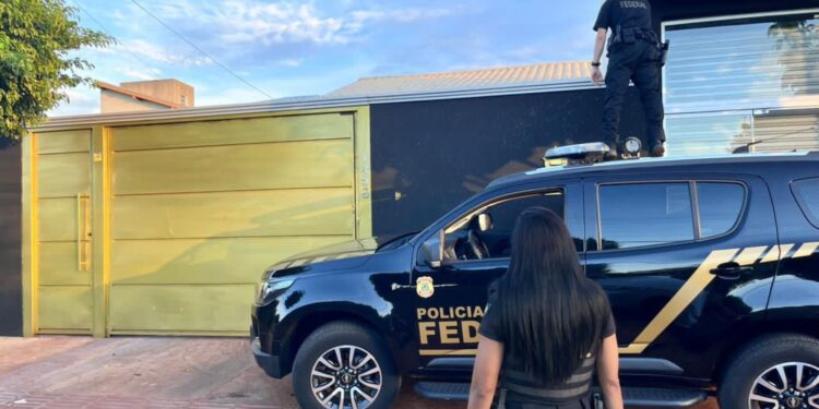 Operação da PF mira esquema de lavagem de dinheiro do tráfico de drogas e munições em MS