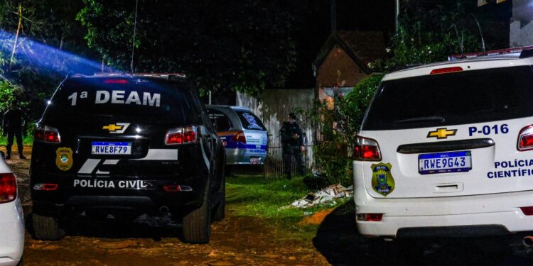 Mulher é morta pelo irmão com pedradas no rosto e tem o pescoço cortado com serrote