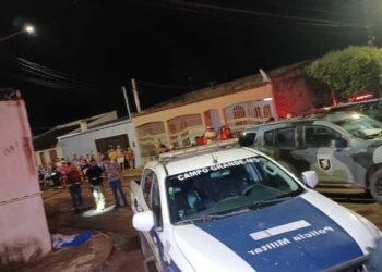 Homem é executado a tiros em frente de casa na Cohab