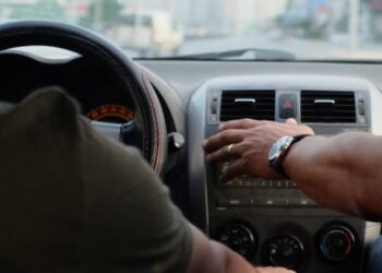 Instrutor de autoescola é levado para a delegacia após aluna denunciar assédio sexual em Campo Grande