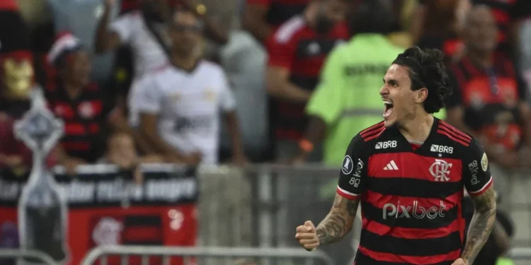 Pedro valoriza vitória do Flamengo, mas faz alerta para queda de rendimento no segundo tempo