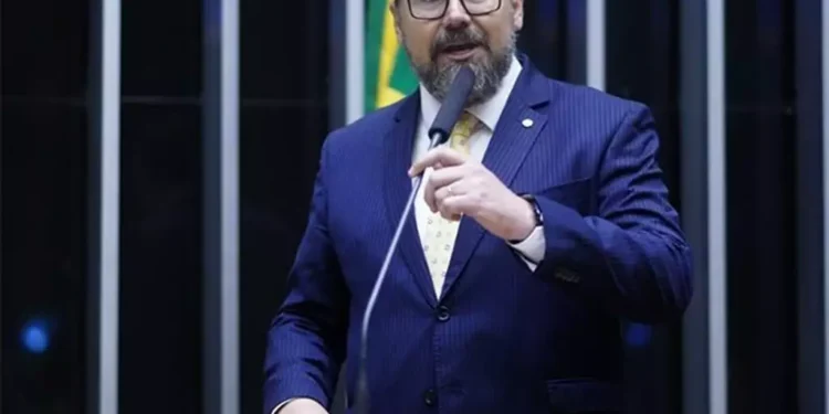 Pollon vota pela soltura de suspeito de mandar matar vereadora