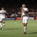 Com dois a mais, São Paulo vence Atlético-GO sob olhares de Zubeldía e ganha a primeira no Brasileiro