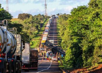 Motorista envolvido em batida com 6 mortes na BR-163 tinha 9 multas, entre elas ultrapassagem proibida