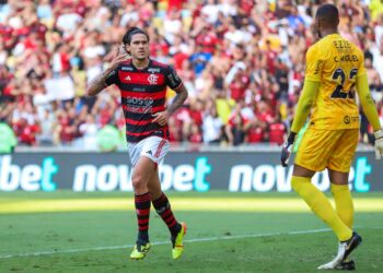 Corinthians é derrotado pelo Flamengo no Maracanã e pode entrar no Z4 do Brasileirão