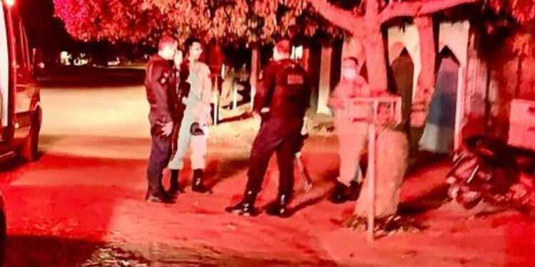 Jovem surta e com faca ameaça matar tia e avó em Três Lagoas; PM evitou tragédia