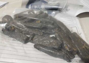 Mãe denuncia filho adolescente após encontrar maconha em armário de casa em Dourados