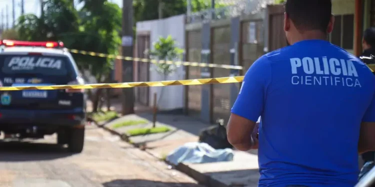 Homem morre com pelo menos 4 tiros nas Moreninhas