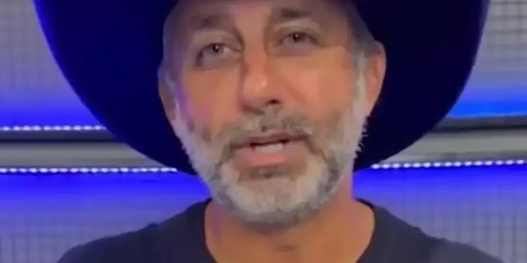 Justiça manda prefeito parar de agir como “artista” no trabalho
