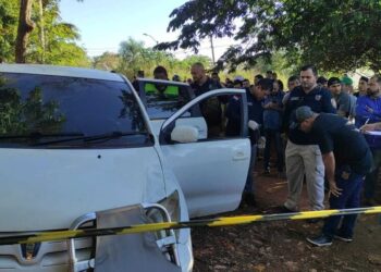 Casal é fuzilado em veículo e criança é ‘poupada’ por atiradores na fronteira