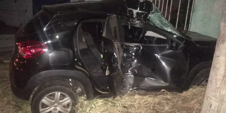 Ciúmes na conveniência: Mulher bateu carro em poste e morreu quando fugia do marido em Campo Grande
