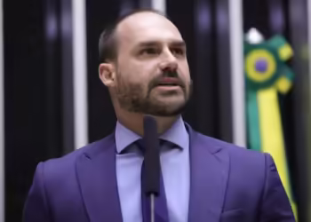 Eduardo Bolsonaro afirma que Marçal fez ‘recorte malicioso’ de entrevista do deputado