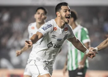 Otero dá show, Santos goleia o Coritiba na Vila e aumenta vantagem na liderança da Série B
