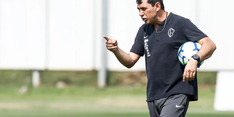 Corinthians dá prazo para Carille se desligar do Santos e mantém Ramón Diaz em stand-by