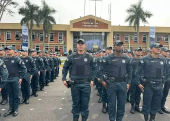 Deputados aprovam projeto que reduz tempo de progressão na carreira de militares