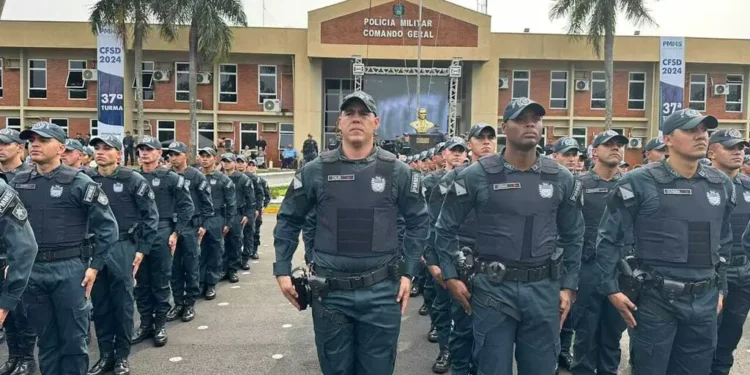 Deputados aprovam projeto que reduz tempo de progressão na carreira de militares