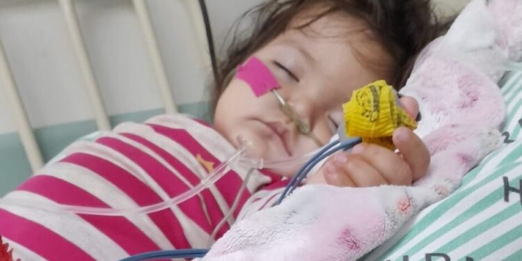 Bebê perde metade do pulmão após bronquite ser diagnosticada como afta em Aquidauana