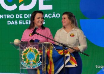 Reeleita com grande leque de apoios, Adriane diz que vai manter time de gestão