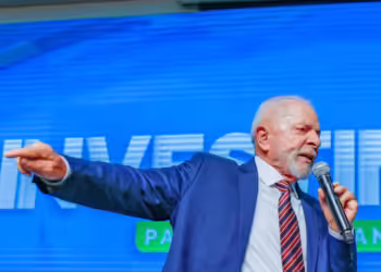 Lula volta ao Palácio do Planalto nesta sexta-feira para assinatura do acordo de Mariana