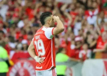Internacional vence o Fluminense e assume posição no G4