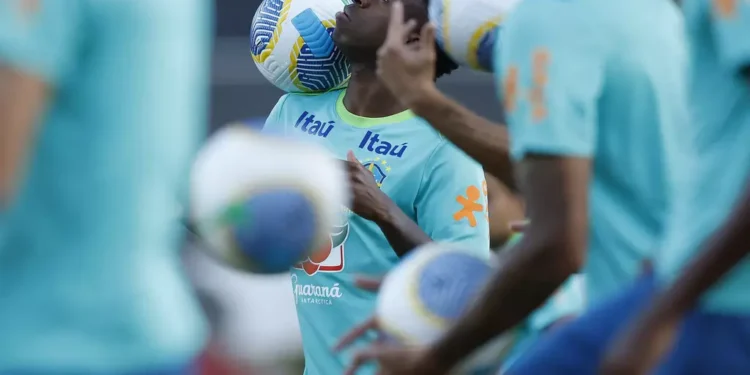 Brasil fecha temporada diante do Uruguai pelas Eliminatórias da Copa.