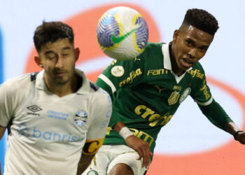 Estêvão decide, Palmeiras bate Grêmio e segue na caça ao Botafogo