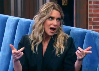 Letícia Spiller incentiva amigas a pegarem seu ex, Marcello Novaes: “Não morra sem provar”