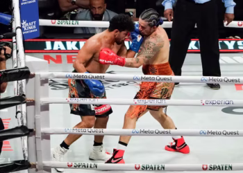 Na estreia como profissional, Whindersson Nunes perde para Neeraj Goyat