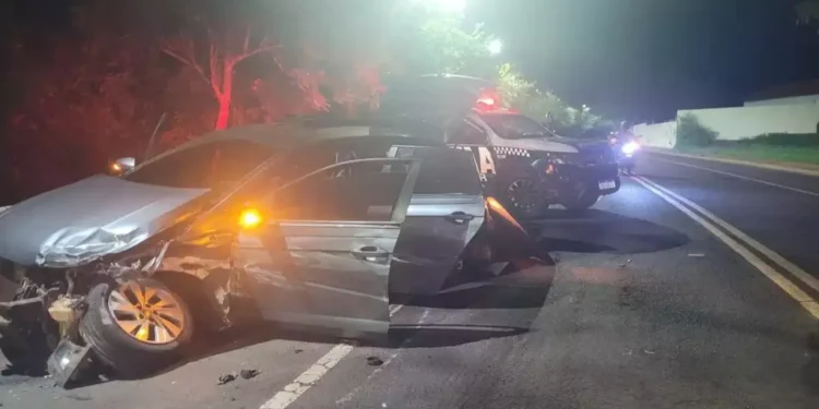 Motorista que bateu durante fuga intermediava venda de arma