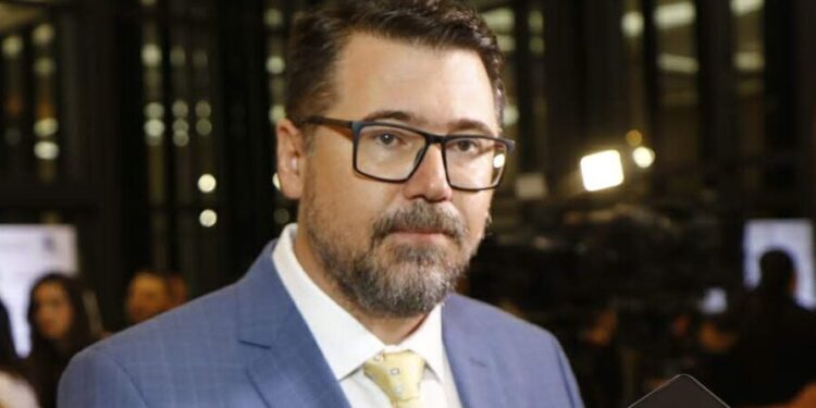 Deputado de MS sugere PEC para acabar com feriados no Brasil