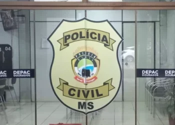 Procurando desafeto, 4 atiradores disparam contra família
