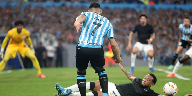 Corinthians leva virada em 3 minutos e cai na semi da Sul-Americana