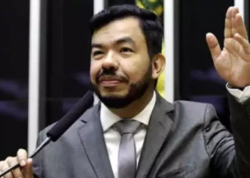 Com R$ 405 mil em bens, ex-deputado Trutis pede para parcelar multa de R$ 3 mil na Justiça Eleitoral