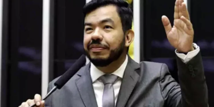 Com R$ 405 mil em bens, ex-deputado Trutis pede para parcelar multa de R$ 3 mil na Justiça Eleitoral