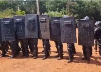 Protesto de indígenas por falta de água na MS-156 acaba com tiros de bala de borracha e pastor ferido