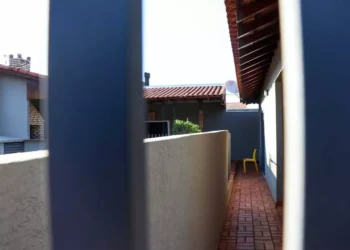 Vizinhos ouvem briga, idosa morre e filho acaba preso