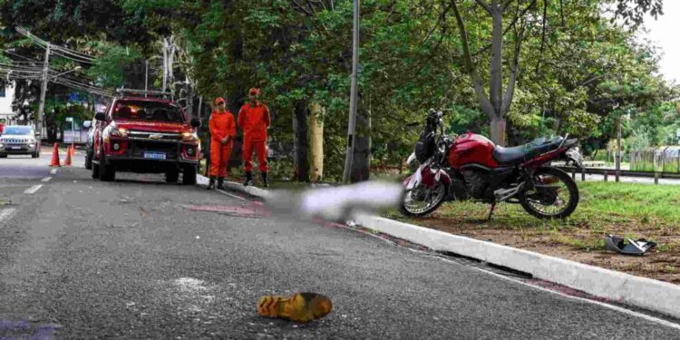 Motoentregador bate em poste e Campo Grande registra segunda morte do fim de semana
