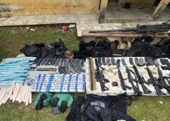 Seis criminosos que planejavam roubo a banco morrem em confronto com a polícia no Paraná