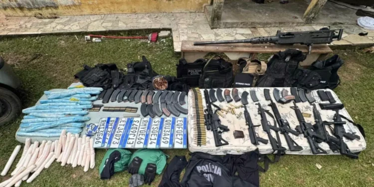 Seis criminosos que planejavam roubo a banco morrem em confronto com a polícia no Paraná