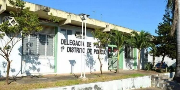 Homem reage a assalto e é agredido por trio com socos e pontapés em Corumbá