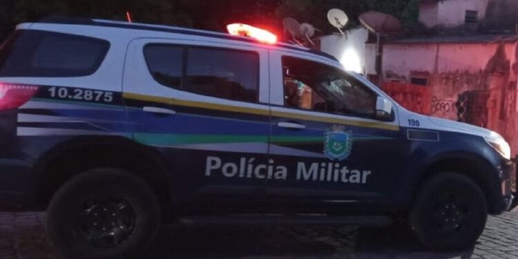 Homem é esfaqueado por irmão e sofre corte profundo em Corumbá