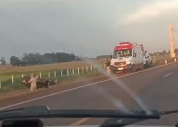 Motorista capota carro na BR-262, em Terenos