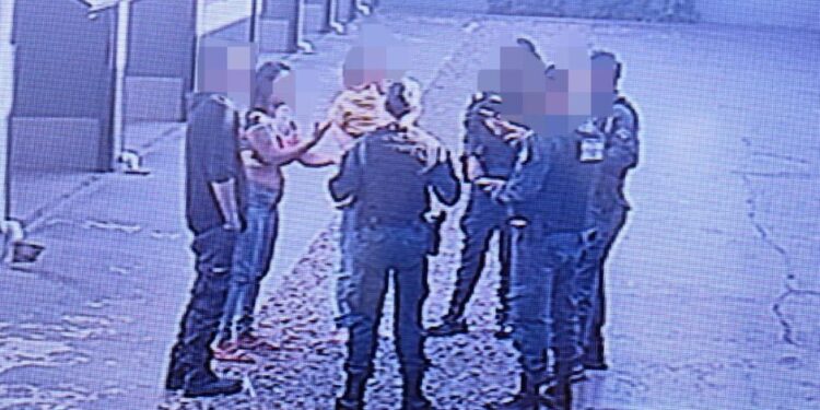 Mulher vai para motel com dois homens e leva filho de 2 anos junto em Campo Grande