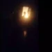 Revoltados, moradores incendeiam casa de idoso que estuprou crianças em troca de R$ 100