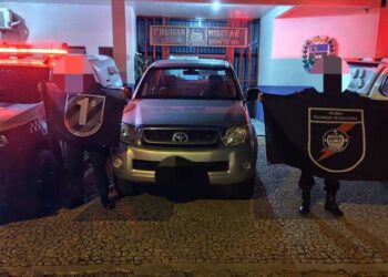Homens são presos por transportarem caminhonete roubada em Bonito