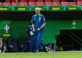 Dorival nega alívio e exalta vitória da Seleção: ‘enfrentamos uma equipe muito difícil’