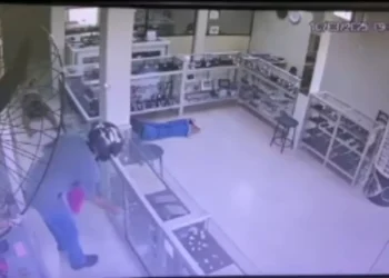 Criminoso fez reféns de escudo humano durante roubo de R$ 200 mil a joalheria em Jardim.